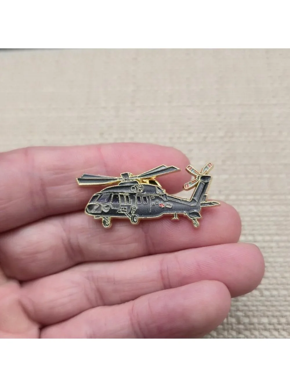 UH-60 Black Hawk Helicopter Military Enamel Lapel Pin | Aviation Badge A8524